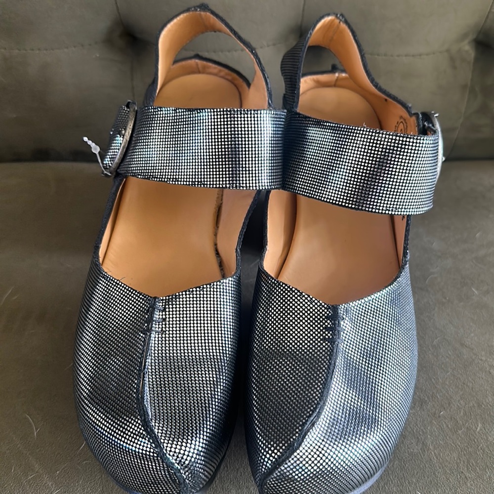 Fluevog silver and black Disco Guides